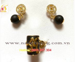 Bông tai trầm hương