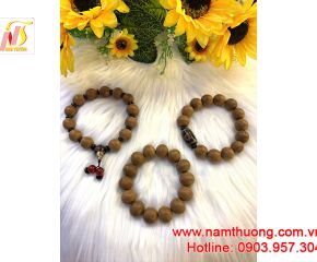 Vòng tay trầm hương