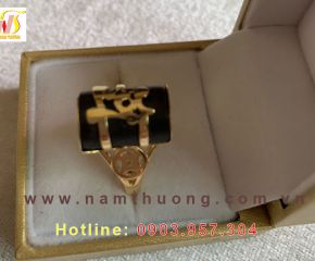 Bông tai trầm hương