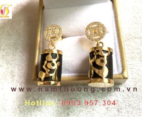 Bông tai trầm hương